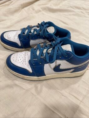 Air Jordan 1 Low-top Blue and White  Sneakers